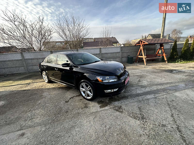 Седан Volkswagen Passat 2014 в Ровно