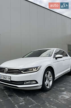 Седан Volkswagen Passat 2015 в Ужгороде