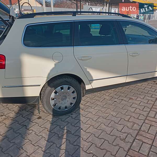 Универсал Volkswagen Passat 2008 в Киеве