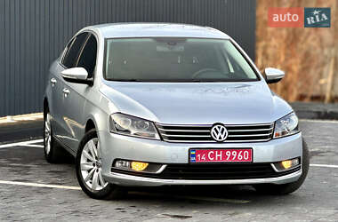 Седан Volkswagen Passat 2012 в Самборе
