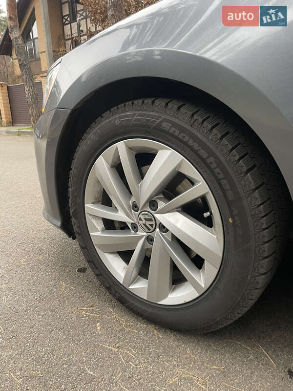 Седан Volkswagen Passat 2018 в Буче