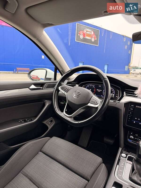 Универсал Volkswagen Passat 2020 в Виннице