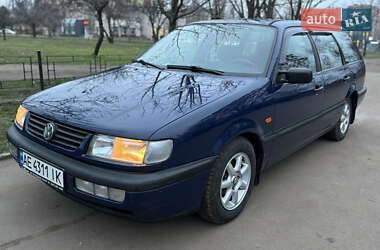 Седан Volkswagen Passat 1995 в Кривому Розі