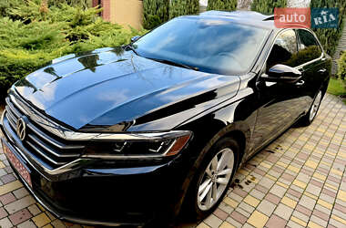 Седан Volkswagen Passat 2020 в Днепре