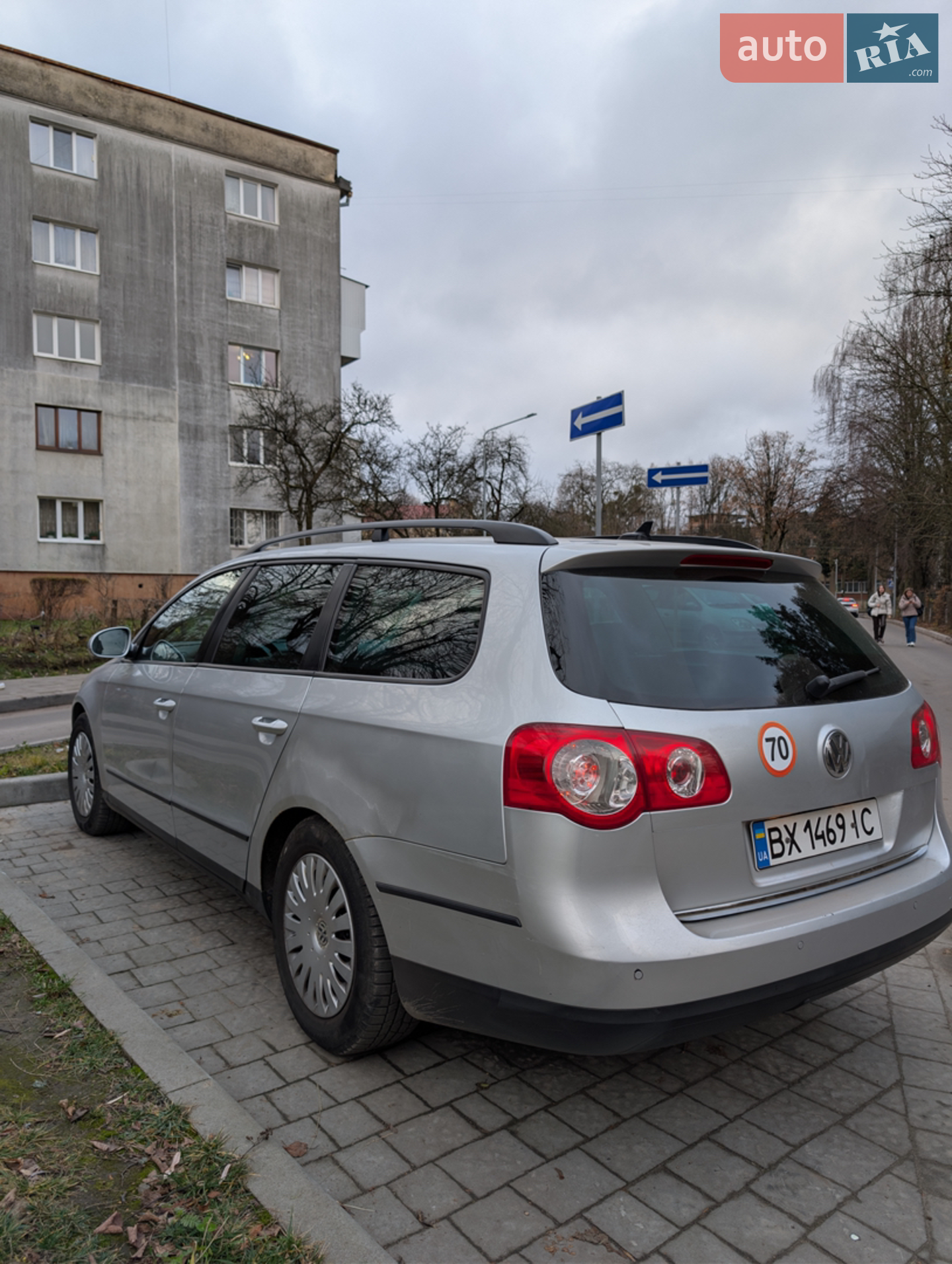 2010 Volkswagen Passat - мініатюра 2