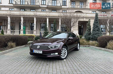 Седан Volkswagen Passat 2016 в Одессе