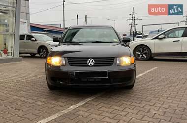 Седан Volkswagen Passat 2001 в Черновцах