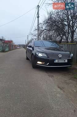 Универсал Volkswagen Passat 2012 в Киеве