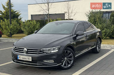 Седан Volkswagen Passat 2019 в Мукачево
