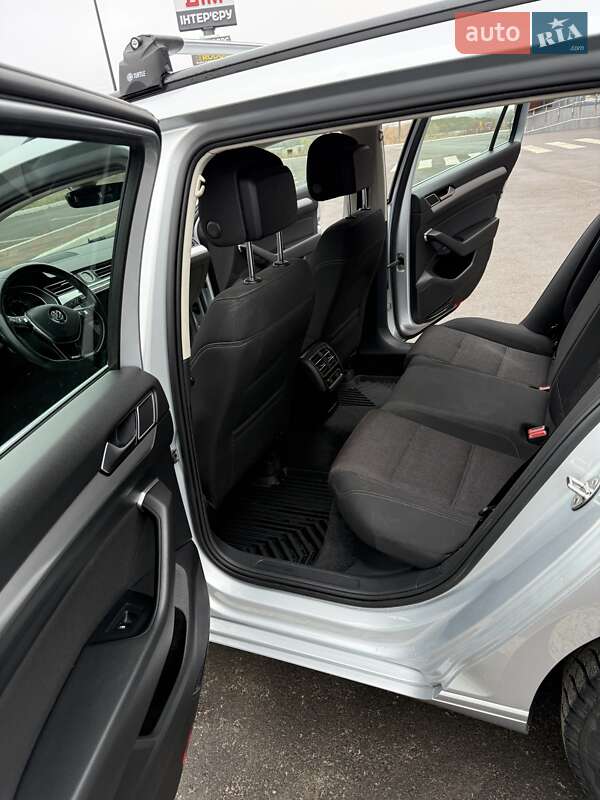 Універсал Volkswagen Passat 2016 в Львові фото 11 Універсал Volkswagen Passat 2016 в Львові