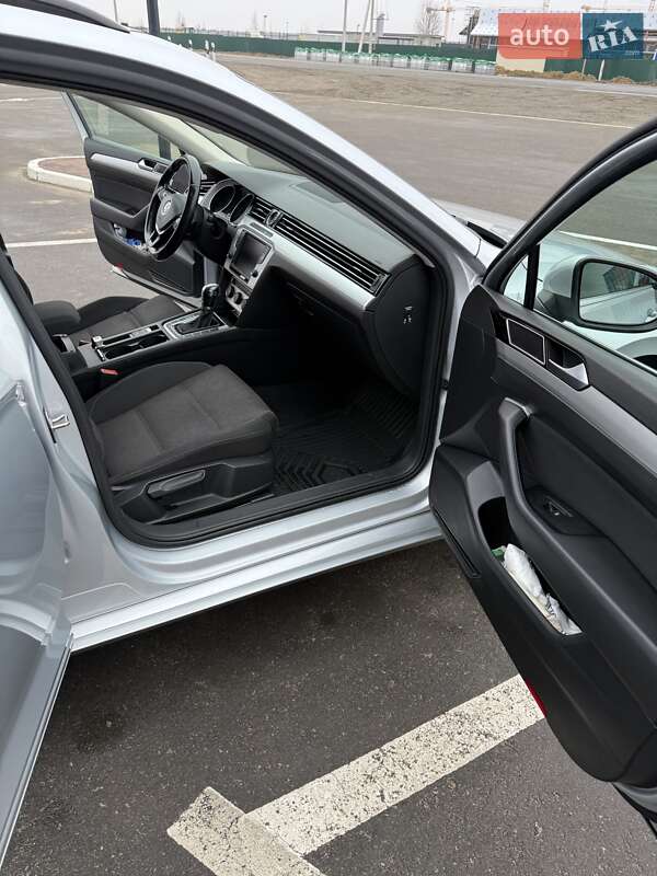 Універсал Volkswagen Passat 2016 в Львові фото 15 Універсал Volkswagen Passat 2016 в Львові