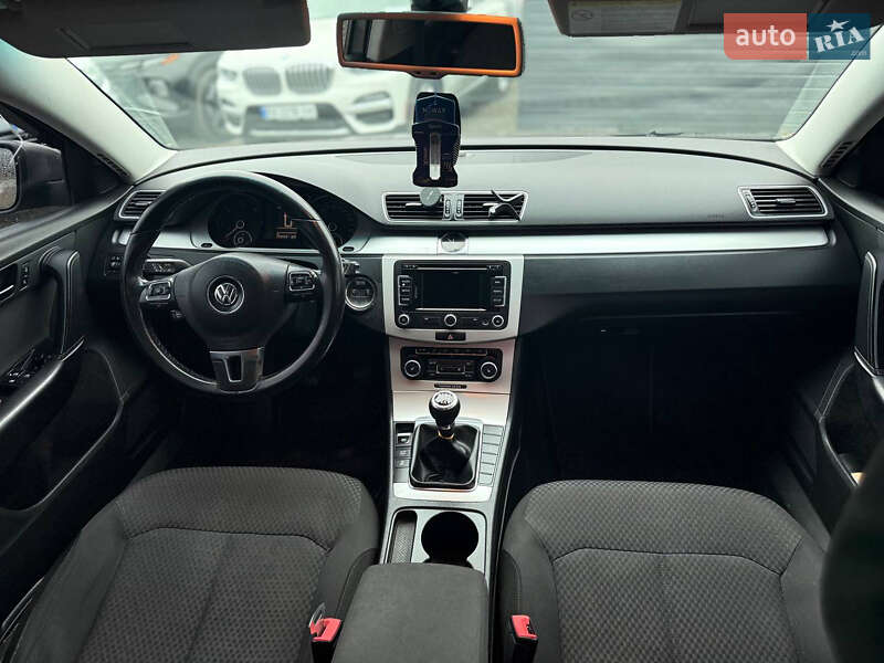Универсал Volkswagen Passat 2011 в Хмельницком