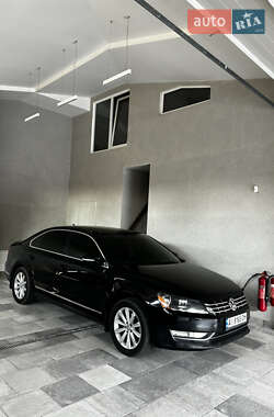 Седан Volkswagen Passat 2013 в Києві