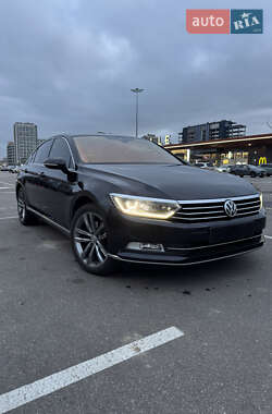Седан Volkswagen Passat 2019 в Києві
