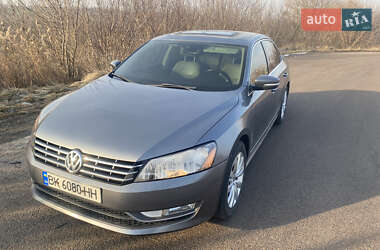 Седан Volkswagen Passat 2013 в Рівному