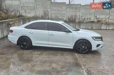 Седан Volkswagen Passat 2021 в Киеве