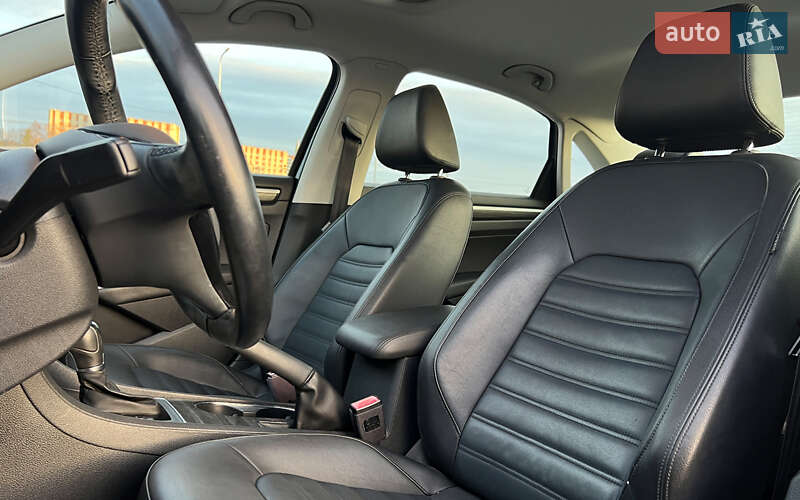 Седан Volkswagen Passat 2017 в Львове