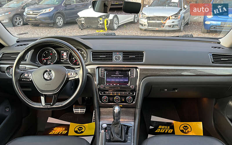 Седан Volkswagen Passat 2017 в Львове