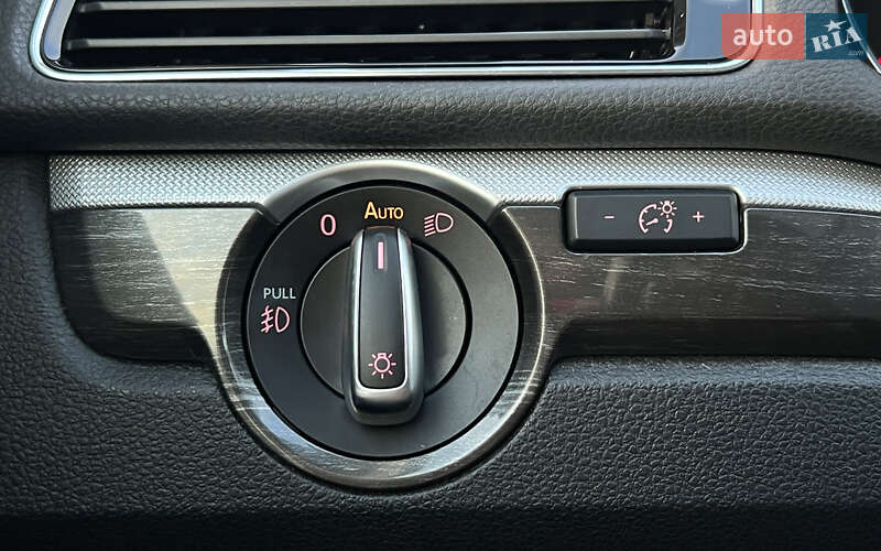 Седан Volkswagen Passat 2017 в Львове