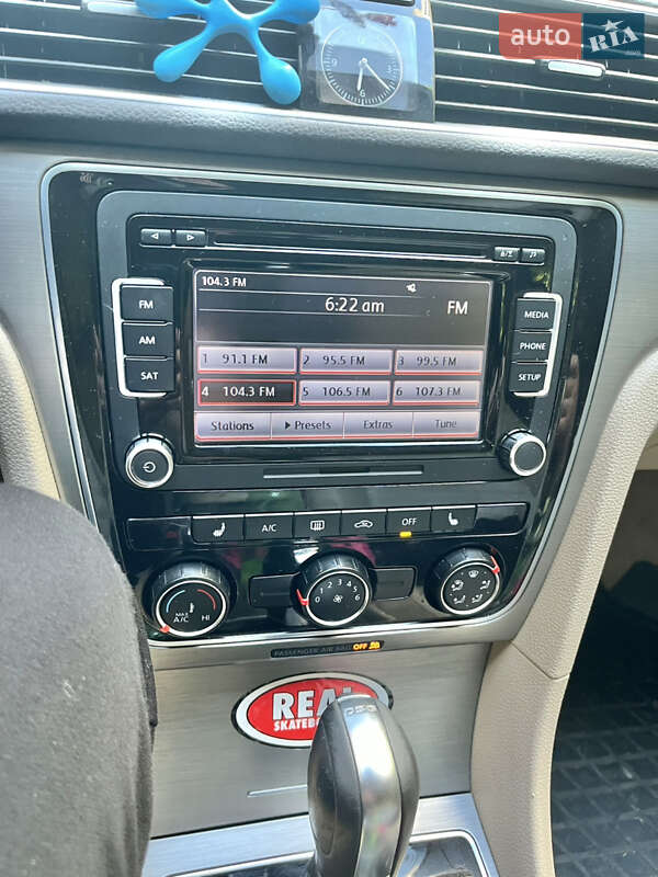 Седан Volkswagen Passat 2014 в Львове