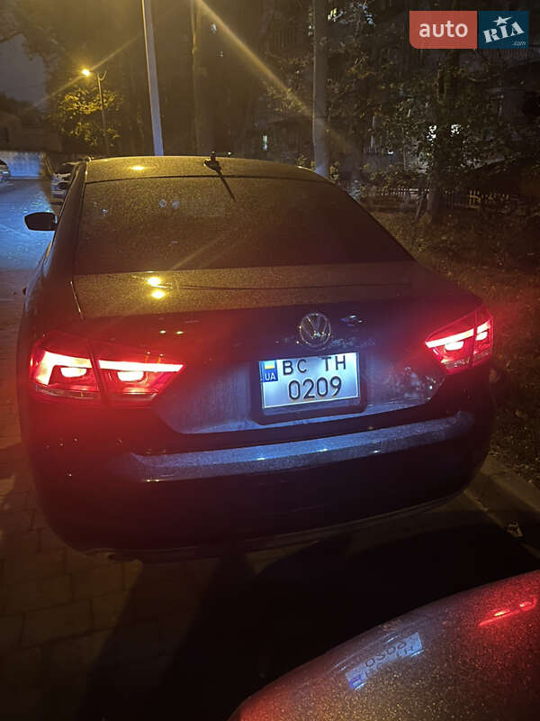 Седан Volkswagen Passat 2014 в Львове