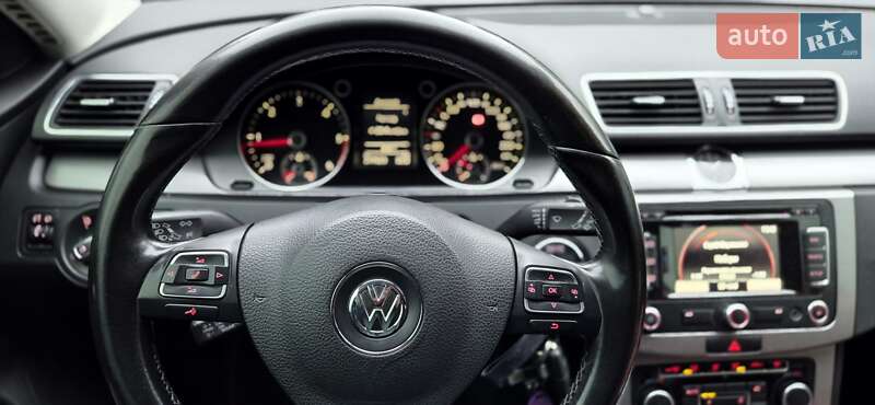 Універсал Volkswagen Passat 2011 в Хмельницькому