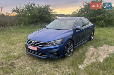 Седан Volkswagen Passat 2016 в Шепетовке