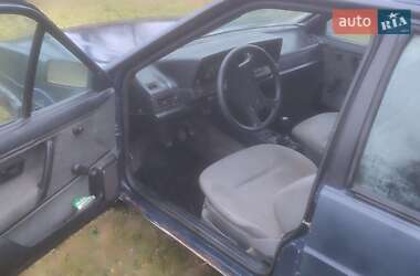 Универсал Volkswagen Passat 1987 в Шумске