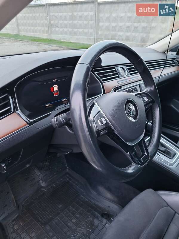 Седан Volkswagen Passat 2017 в Первомайске