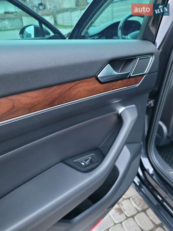 Седан Volkswagen Passat 2017 в Первомайске