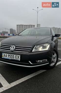 Седан Volkswagen Passat 2011 в Києві