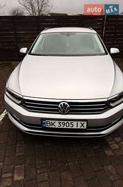 Універсал Volkswagen Passat 2019 в Рівному