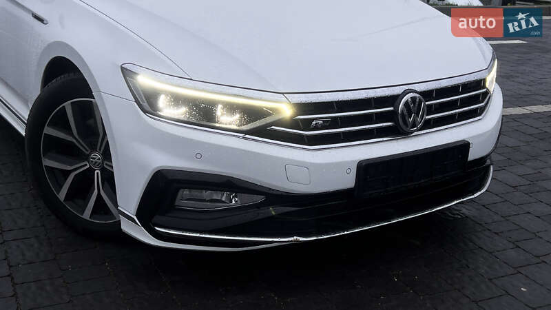 Седан Volkswagen Passat 2019 в Львове