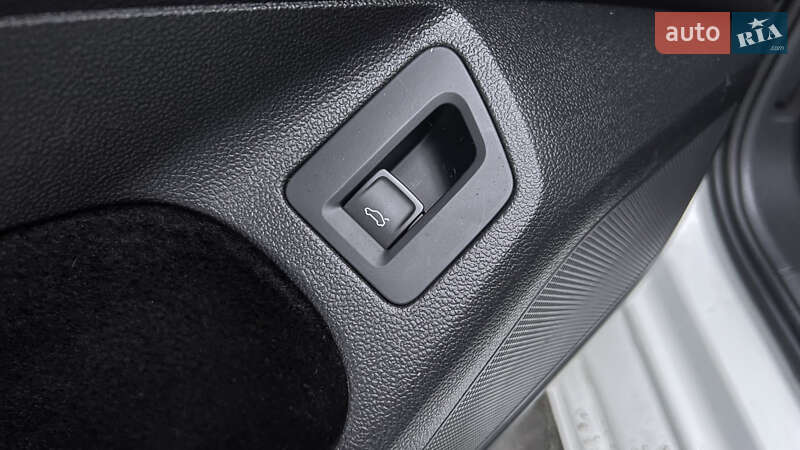 Седан Volkswagen Passat 2019 в Львове