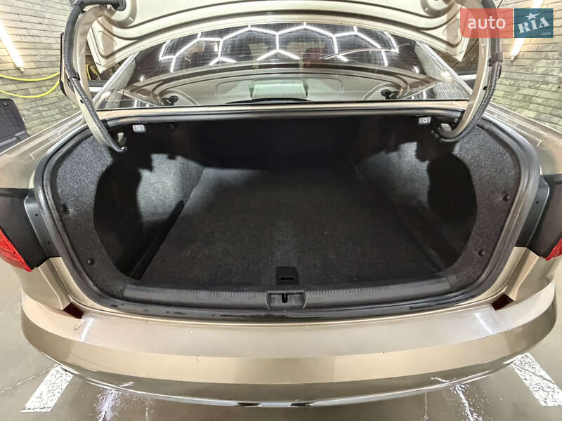 Седан Volkswagen Passat 2016 в Черкассах фото 14 Седан Volkswagen Passat 2016 в Черкассах