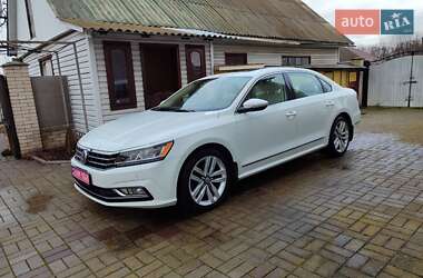 Седан Volkswagen Passat 2017 в Глухове
