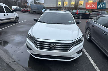Седан Volkswagen Passat 2022 в Виннице