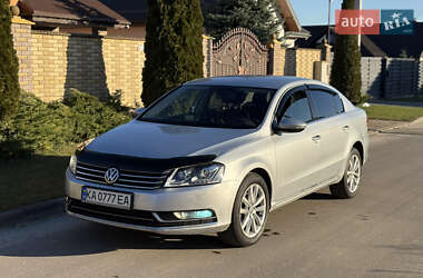 Седан Volkswagen Passat 2011 в Києві