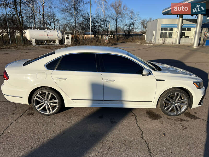 Седан Volkswagen Passat 2016 в Конотопе