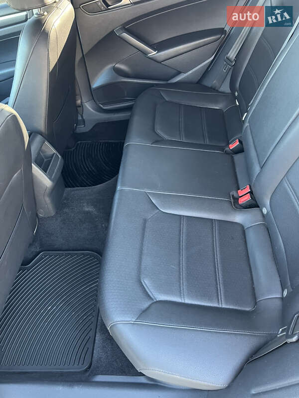 Седан Volkswagen Passat 2016 в Конотопе