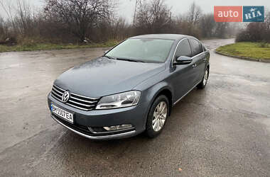Седан Volkswagen Passat 2012 в Сумах