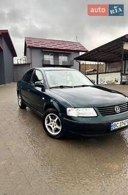 Седан Volkswagen Passat 1998 в Львове