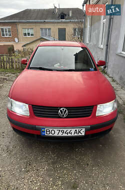 Седан Volkswagen Passat 1998 в Збараже
