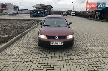 Универсал Volkswagen Passat 1998 в Хусте