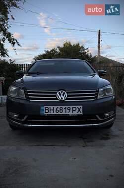 Седан Volkswagen Passat 2012 в Саврани