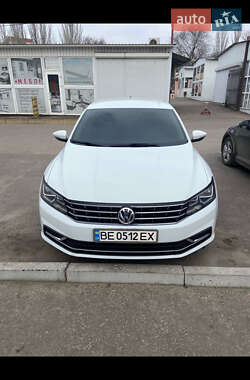 Седан Volkswagen Passat 2016 в Николаеве