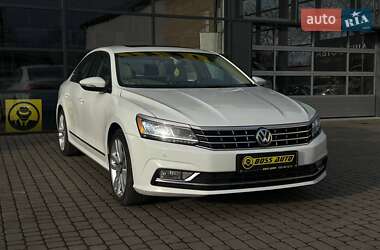 Седан Volkswagen Passat 2017 в Ивано-Франковске
