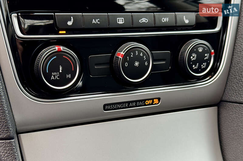 Седан Volkswagen Passat 2018 в Києві