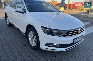 Седан Volkswagen Passat 2016 в Виннице