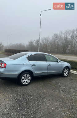 Седан Volkswagen Passat 2007 в Киеве